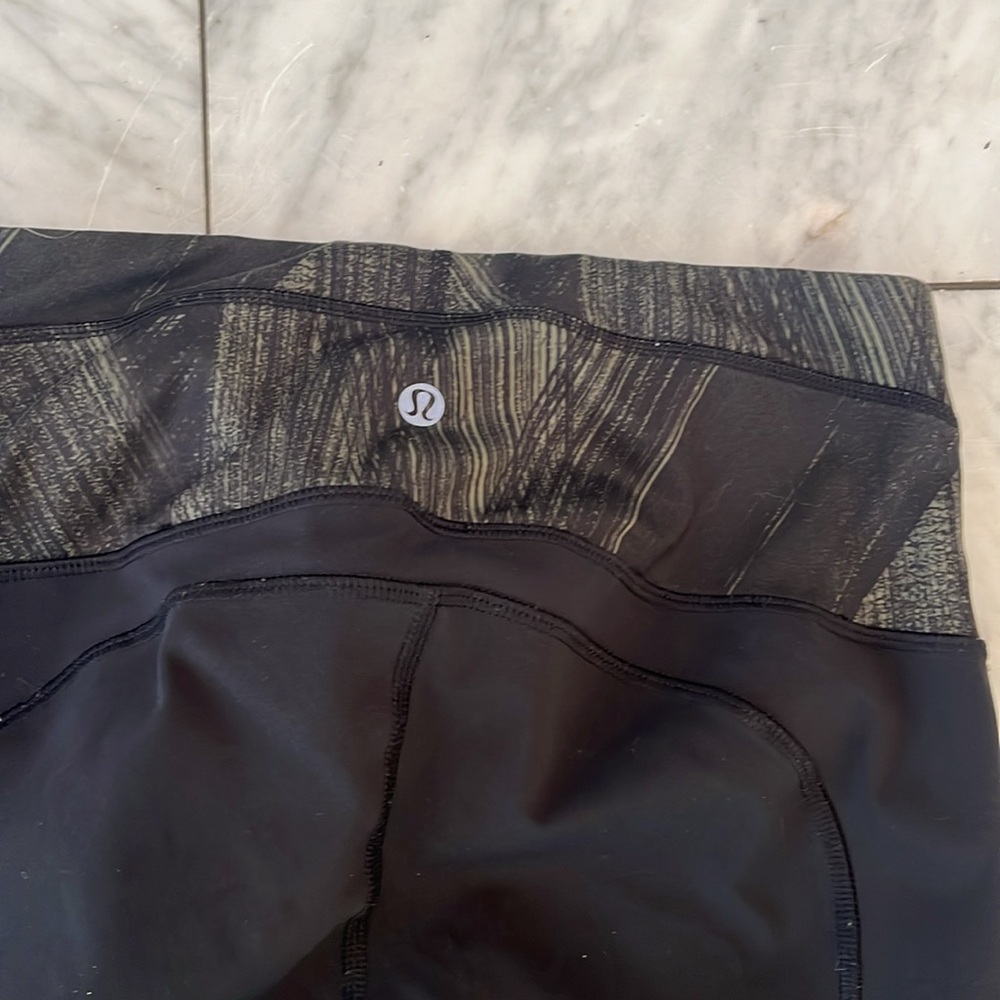 Lululemon Athletica Leggings - Sz 4 - Picture 5 of 5